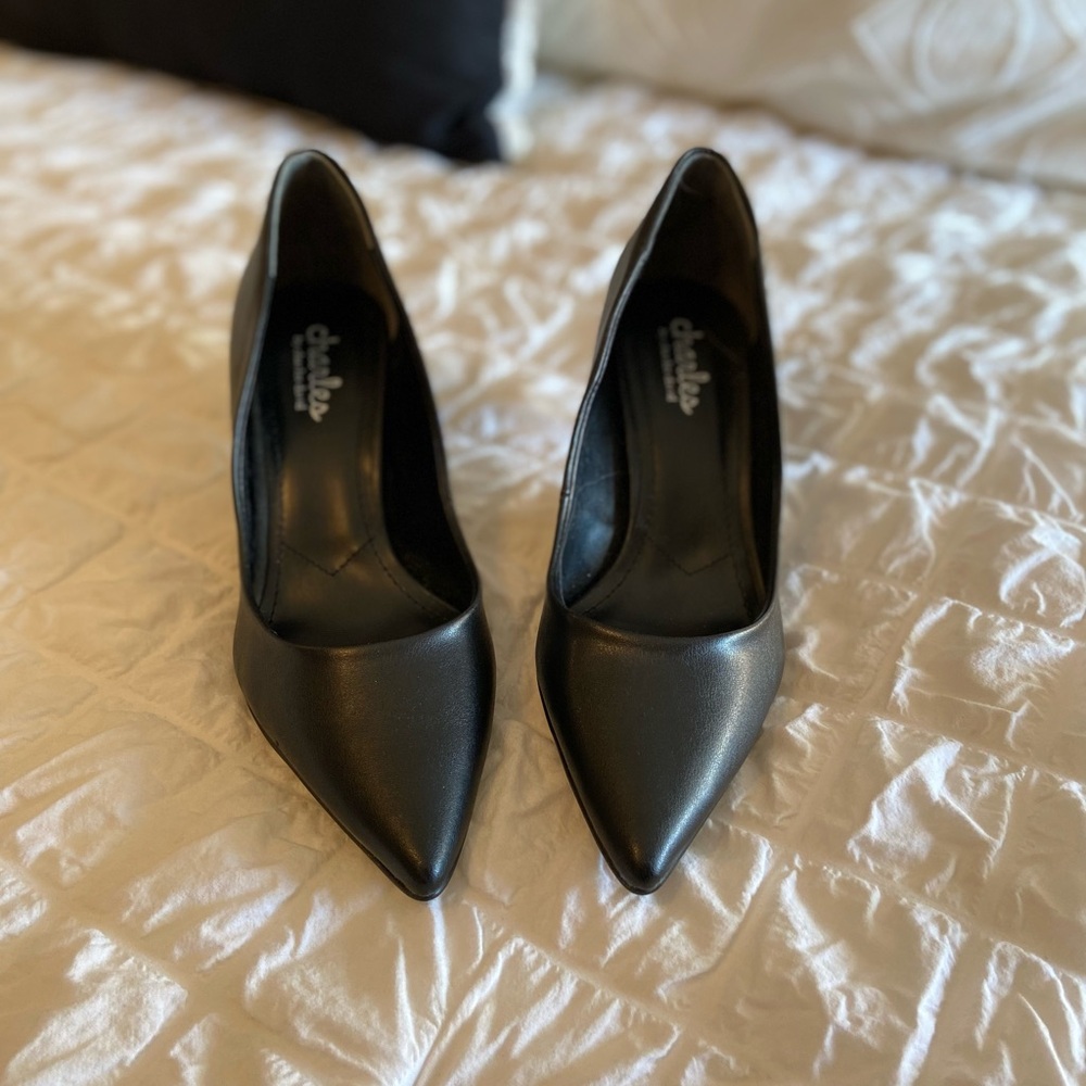 Charles David Black Pump Size 7